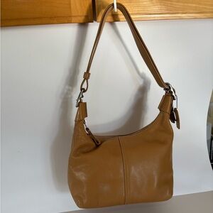 Coach 9566 Legacy Shoulder Bag. Leather British Tan.